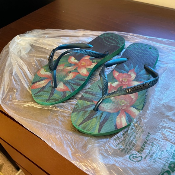 Havaianas Blue Tropical Flip Flops US6 - Picture 2 of 5